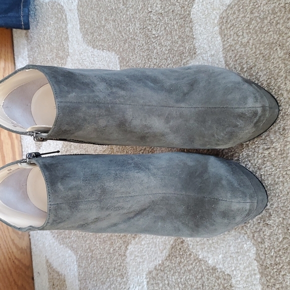 Boston Proper Khaki Green platform heels - Picture 2 of 11